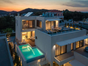Exquisite Murter Villa | Villa Luxor | 4 Bedrooms | Heated Pool & Spa & Gym | Jezera